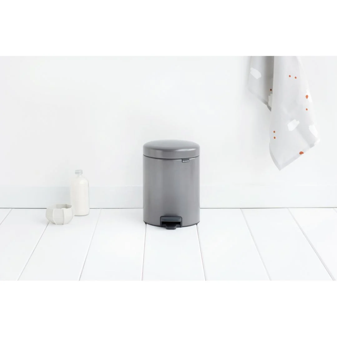 Brabantia NewIcon Pedal Bin Platinum - Image 4