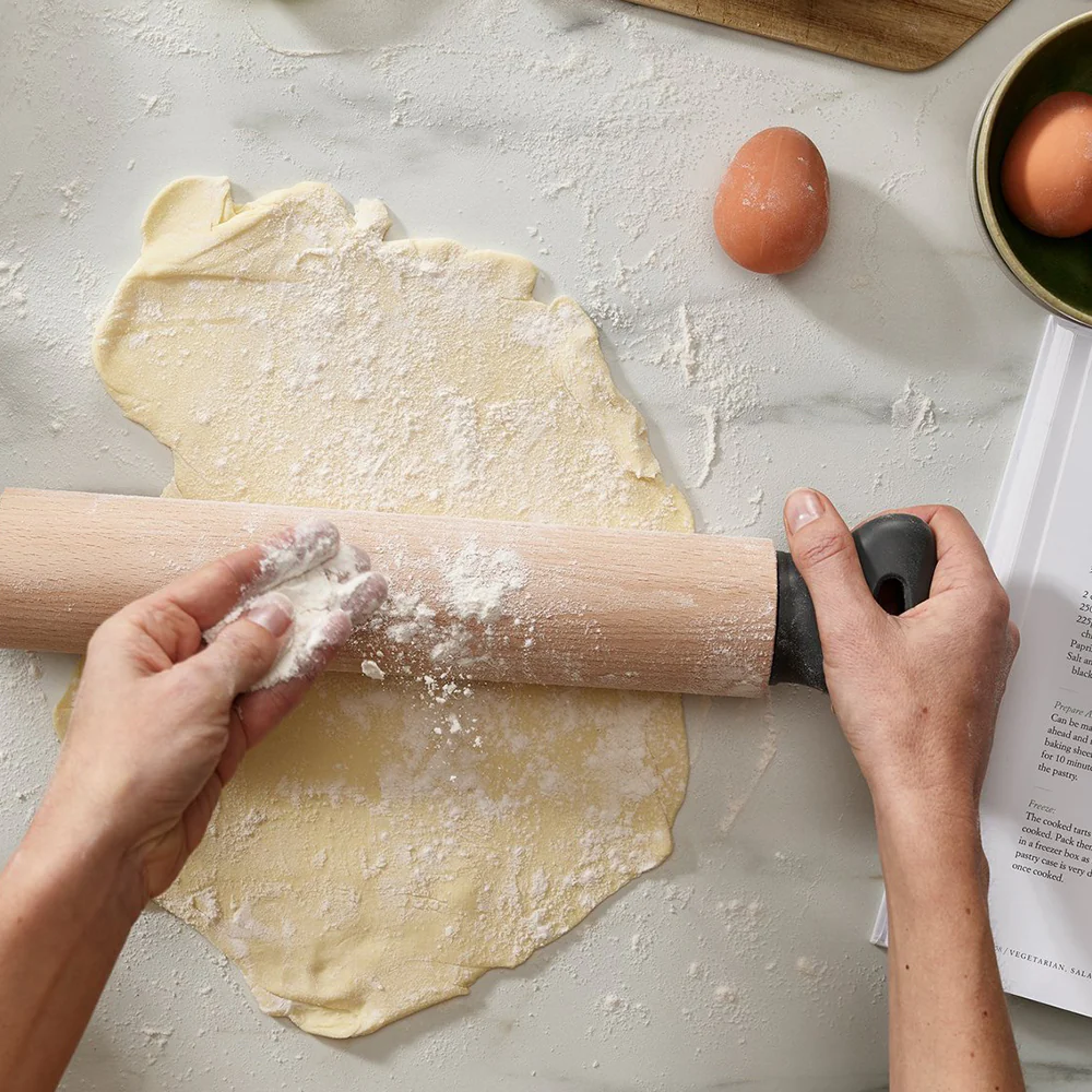 Joseph Joseph Grip-Pin Ergonomic Rolling Pin - Image 4