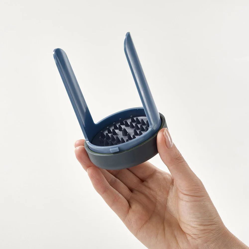 Joseph Joseph Spiro Hand-Held Spiralizer - Image 3