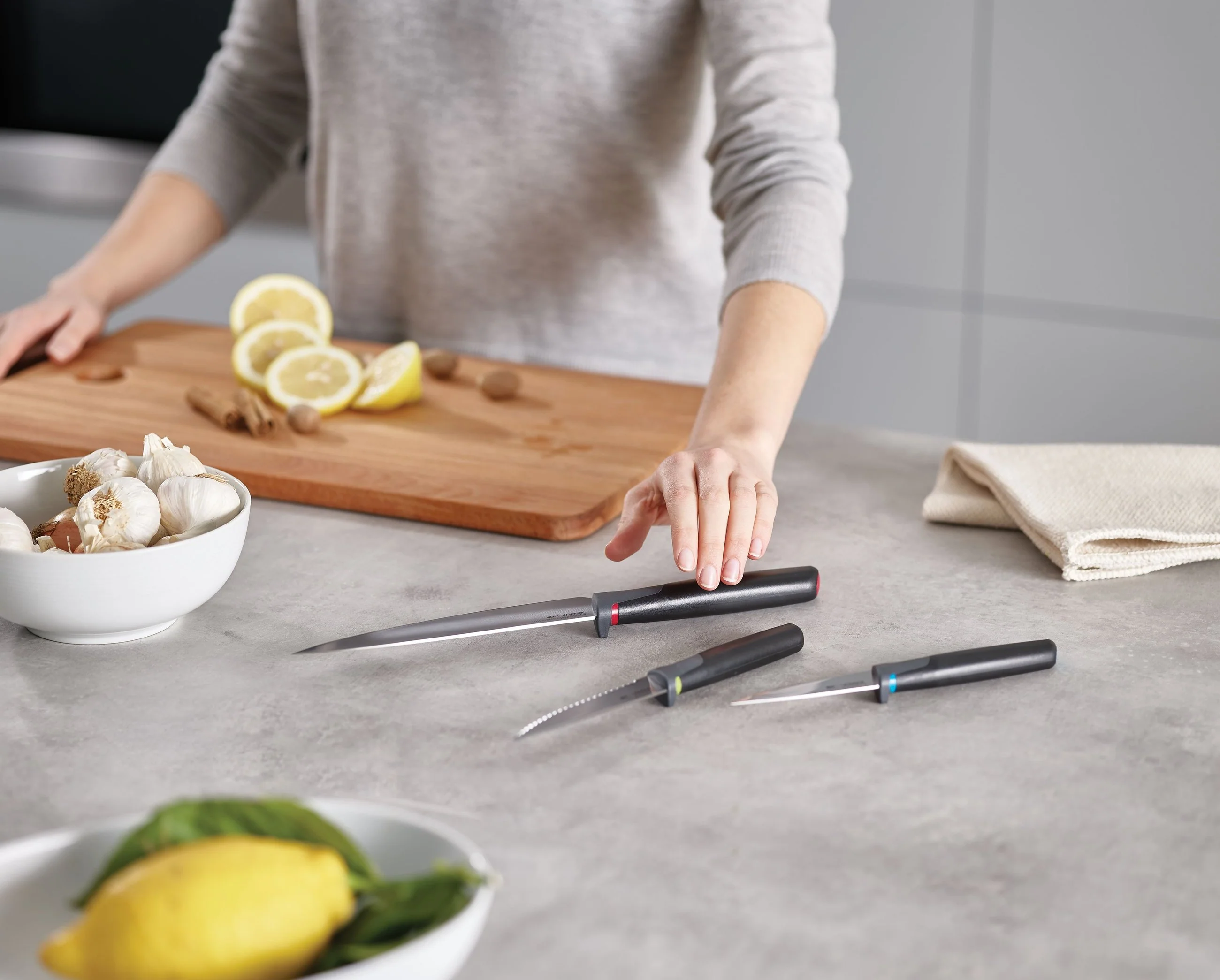 Joseph Joseph Elevate 3-piece Kitchen Knife Set - Image 2