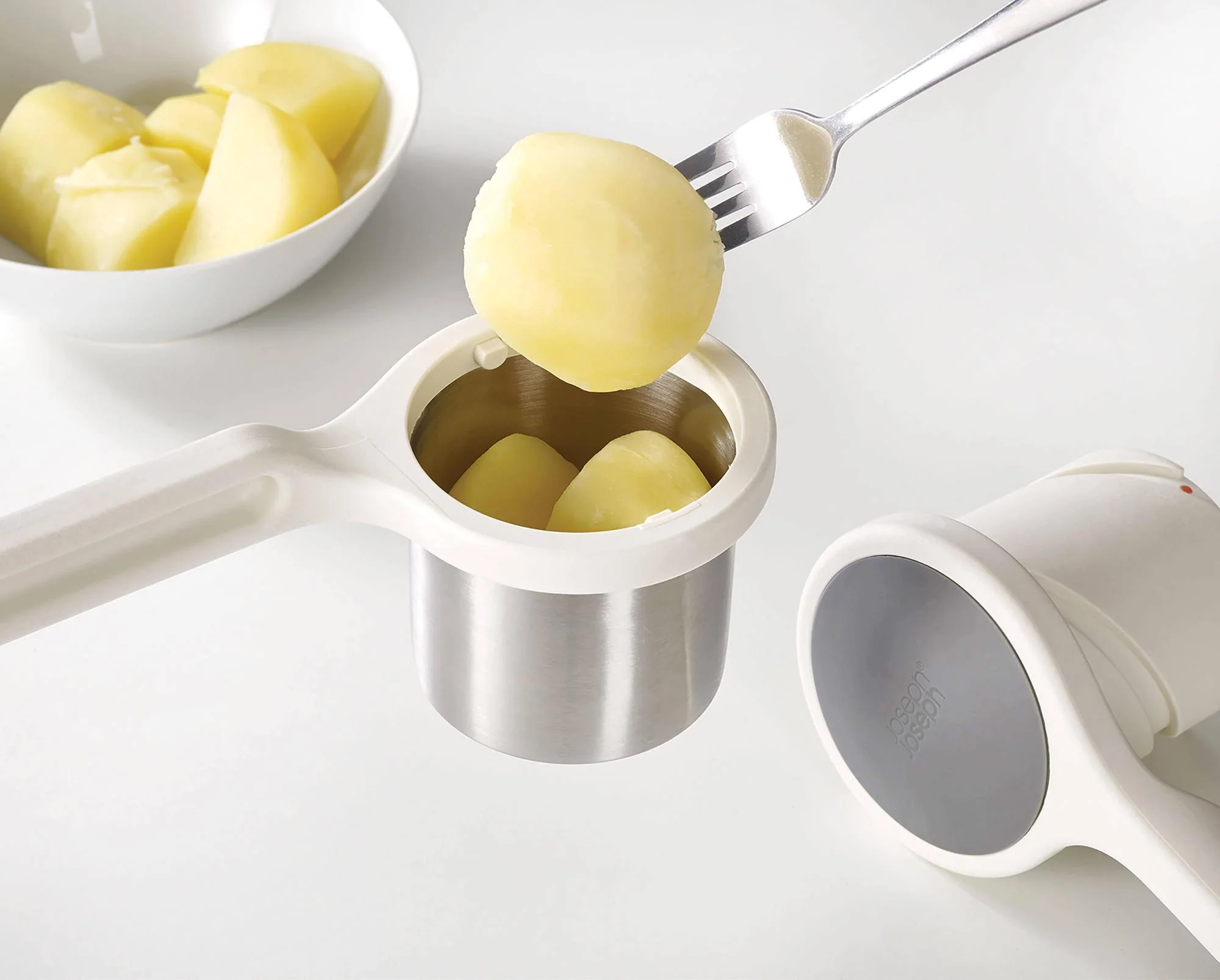 Joseph Joseph Helix Potato Ricer - Image 2
