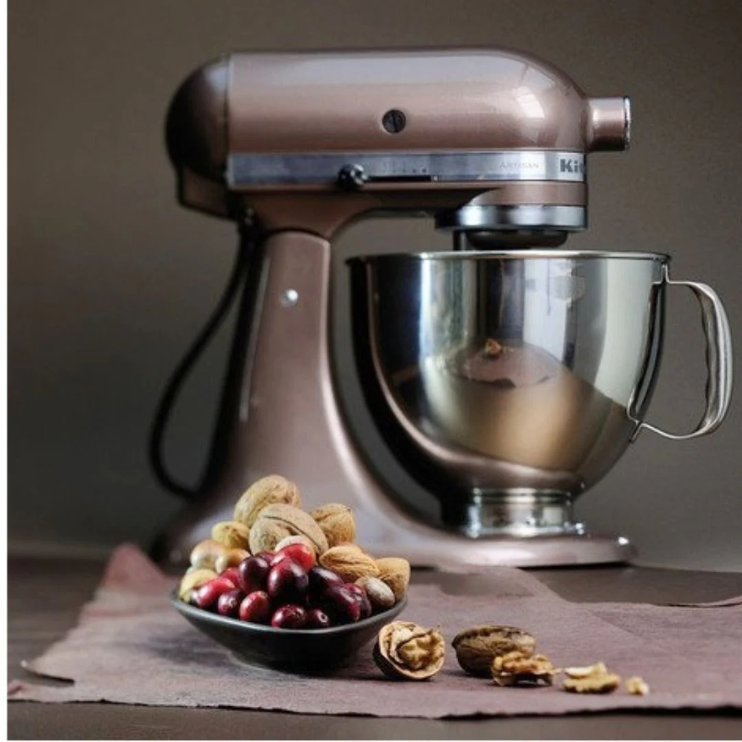 KitchenAid Artisan Tilt Head Stand Mixer with Extra Bowl 4.8L - Image 3