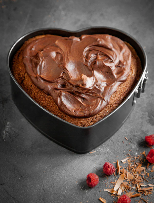 MASTERCLASS Non- Stick Heart Shape Spring Form Cake Tin (22.5X21.5X7.5Cm) - Image 3