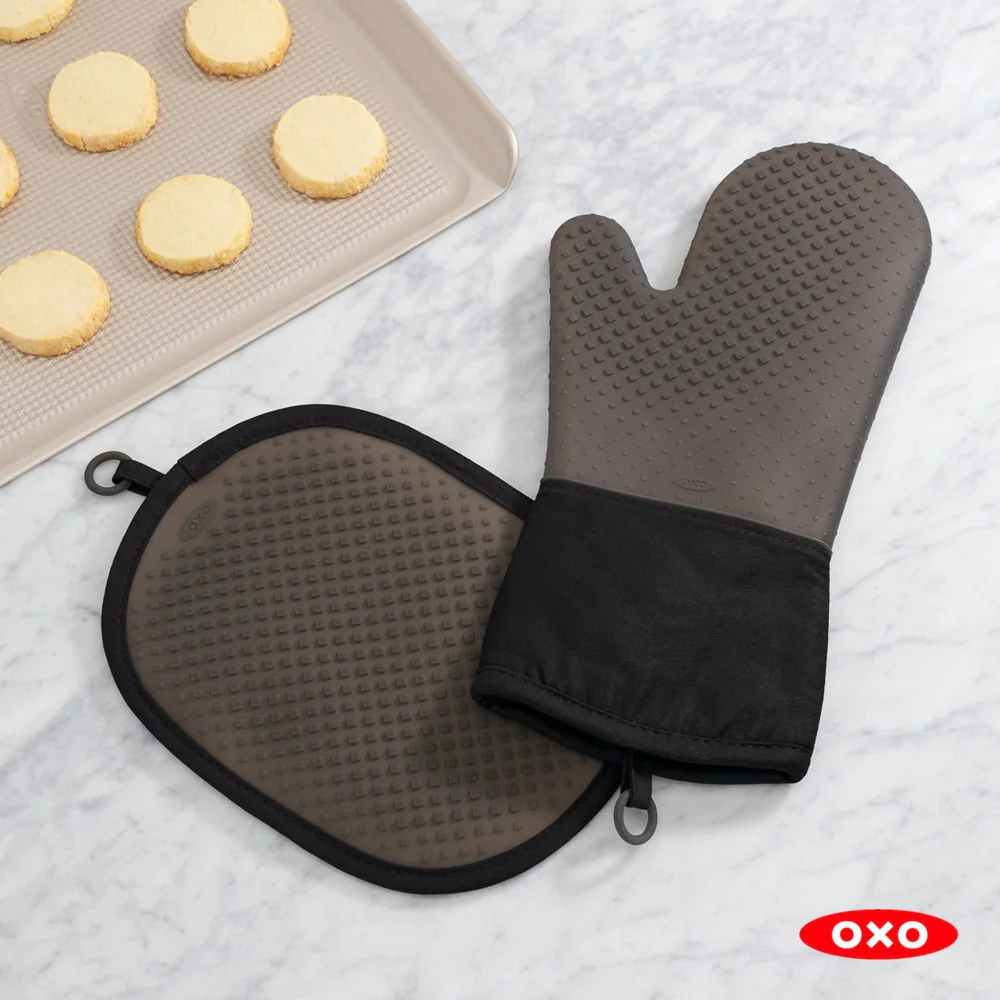 OXO Good Grips Non-slip Silicone Oven Mitten - Image 9
