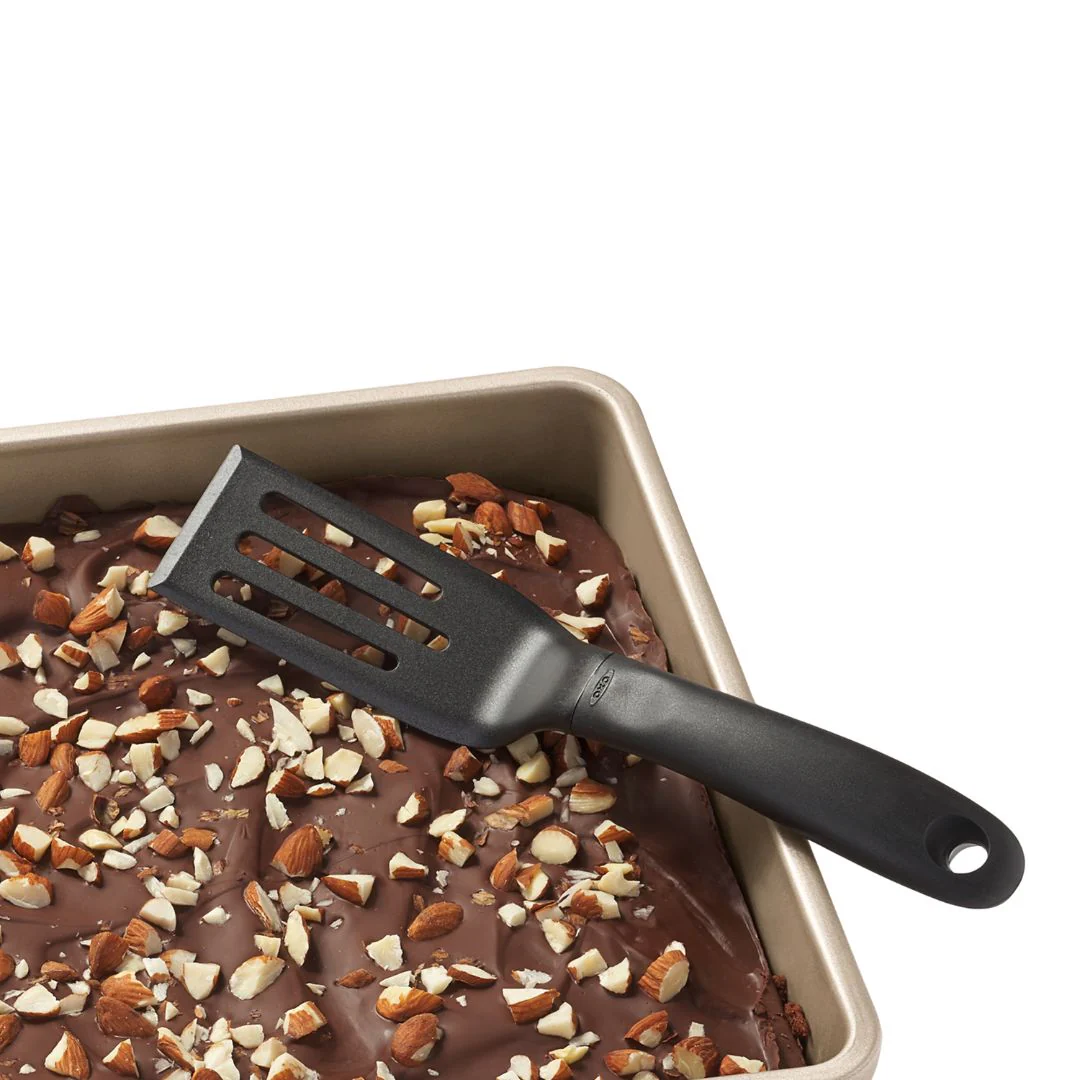 OXO GoodGrips Nylon Cut And Serve Turner - Image 3