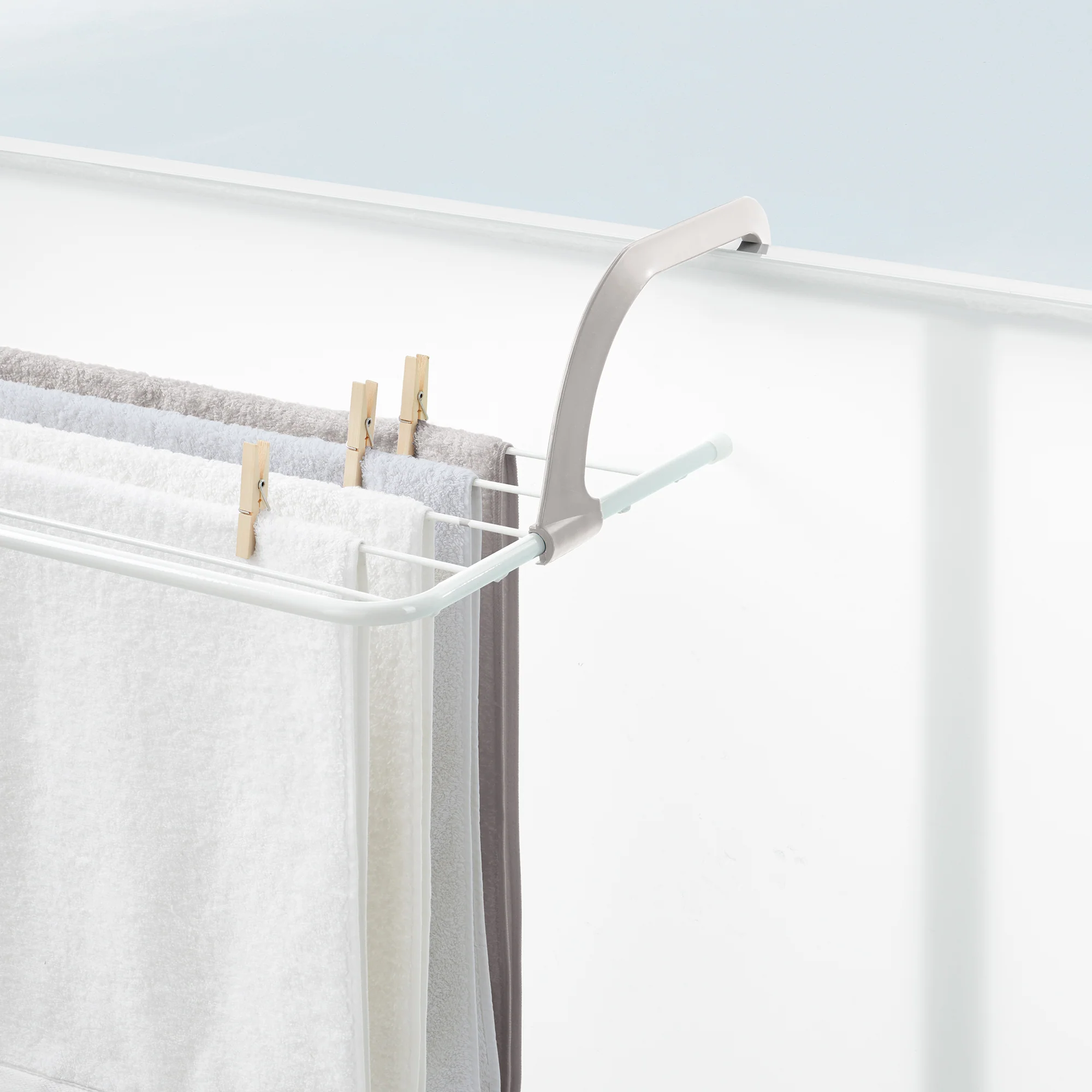 Rayen Window Clothes Drying Rack - Image 4