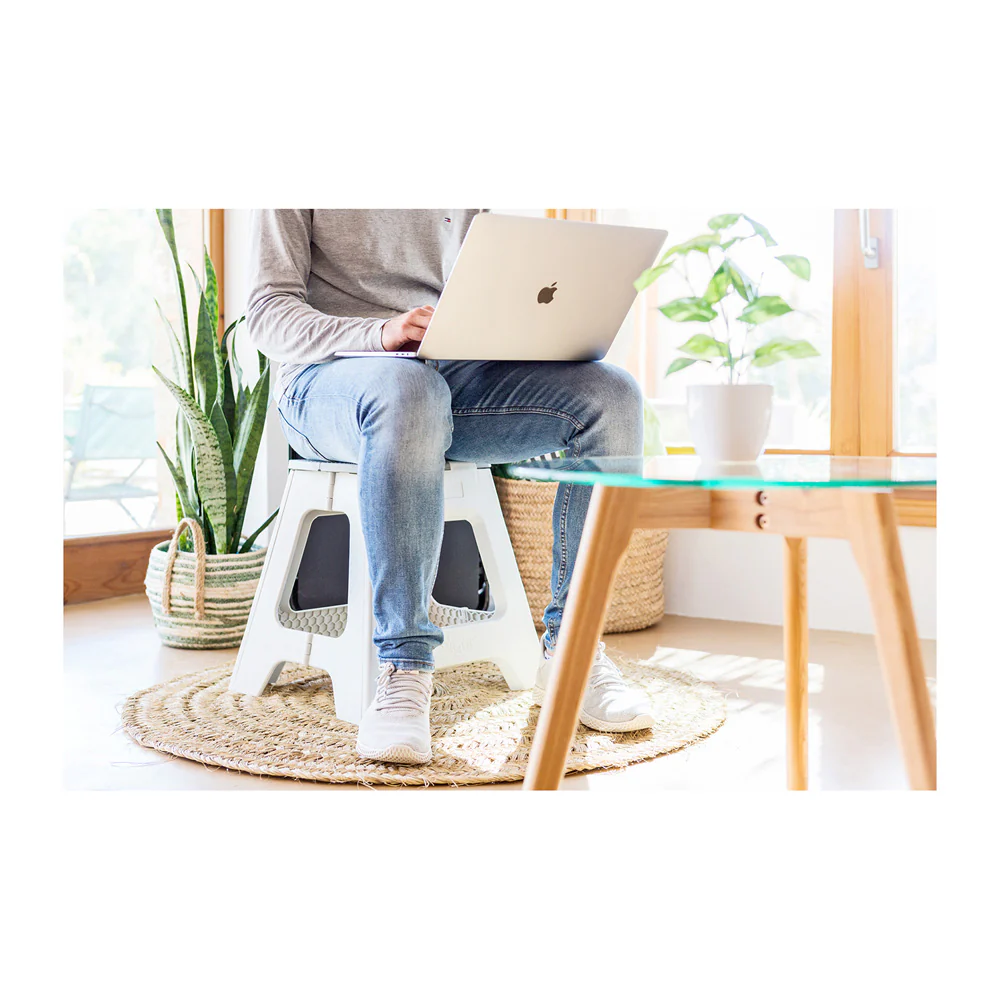Vigar Compact Grey Foldable Stool - Image 4