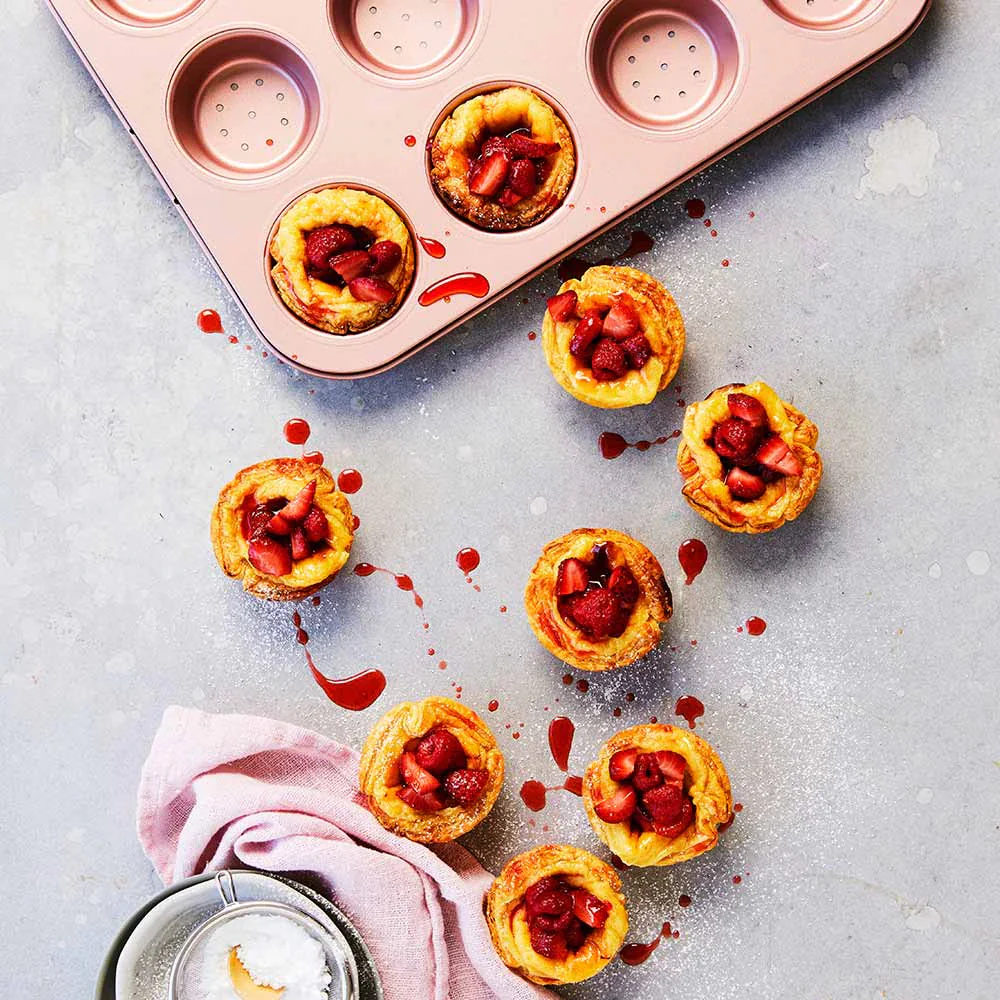 WILTSHIRE Rose Gold Perforated Mini Quiche Pan - Image 2